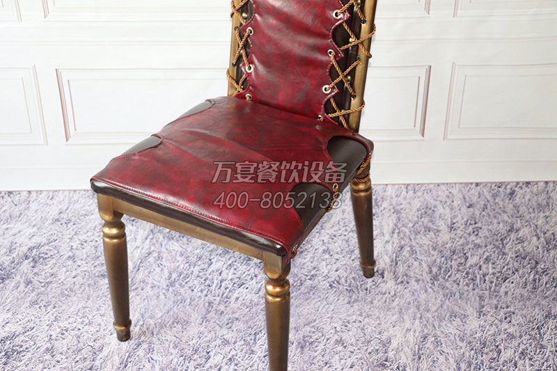 仿古主题餐椅红色坐垫